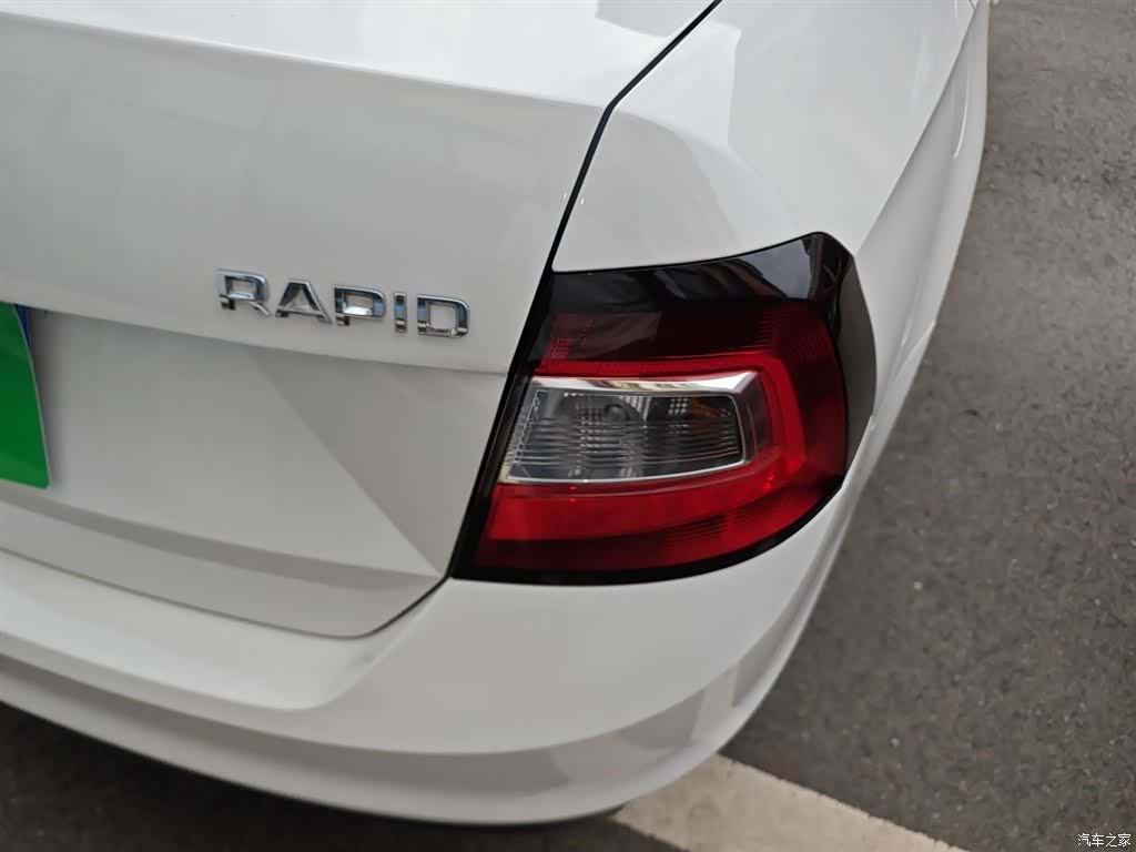 Skoda Rapid, 2018 8