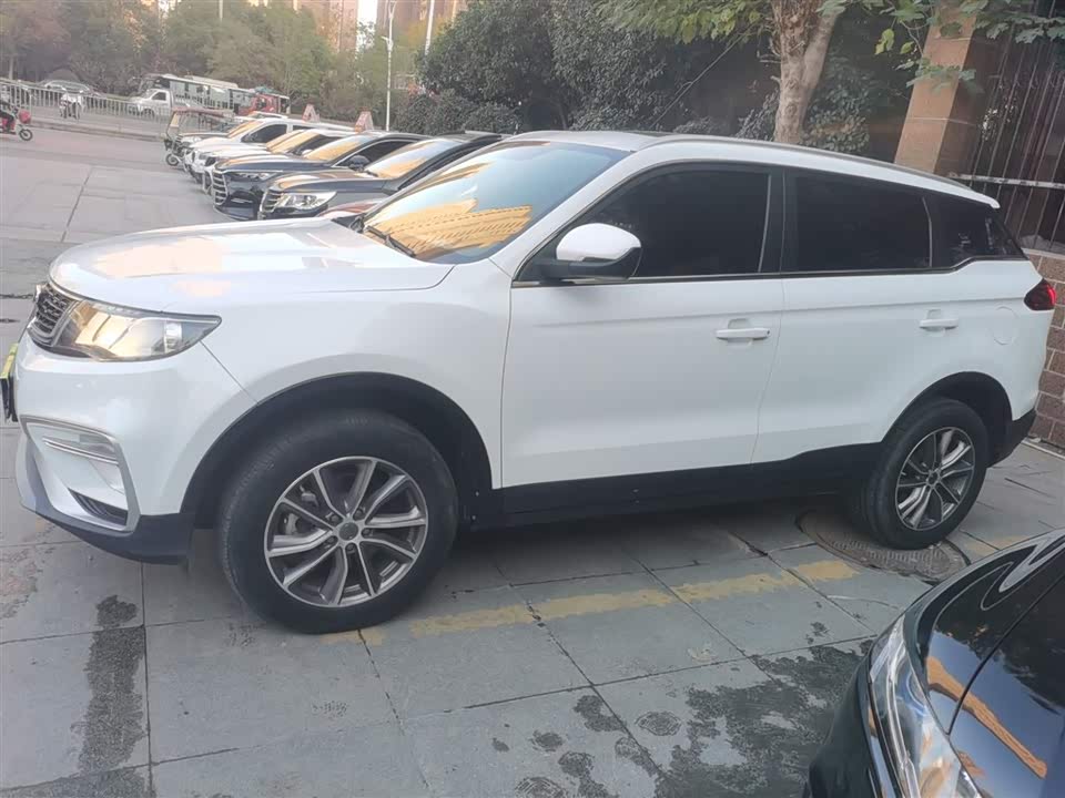 Geely Atlas