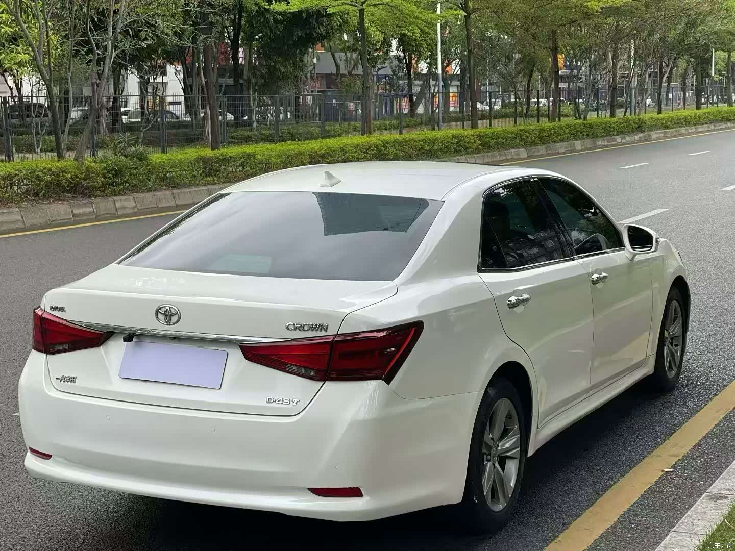 Toyota Crown, 2016 9