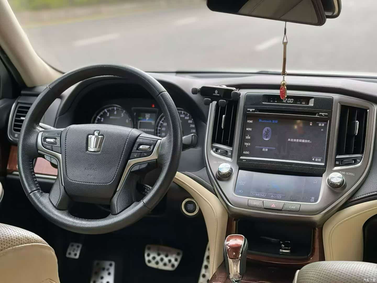 Toyota Crown, 2016 6