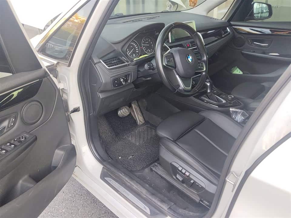 BMW 2 series station wagon