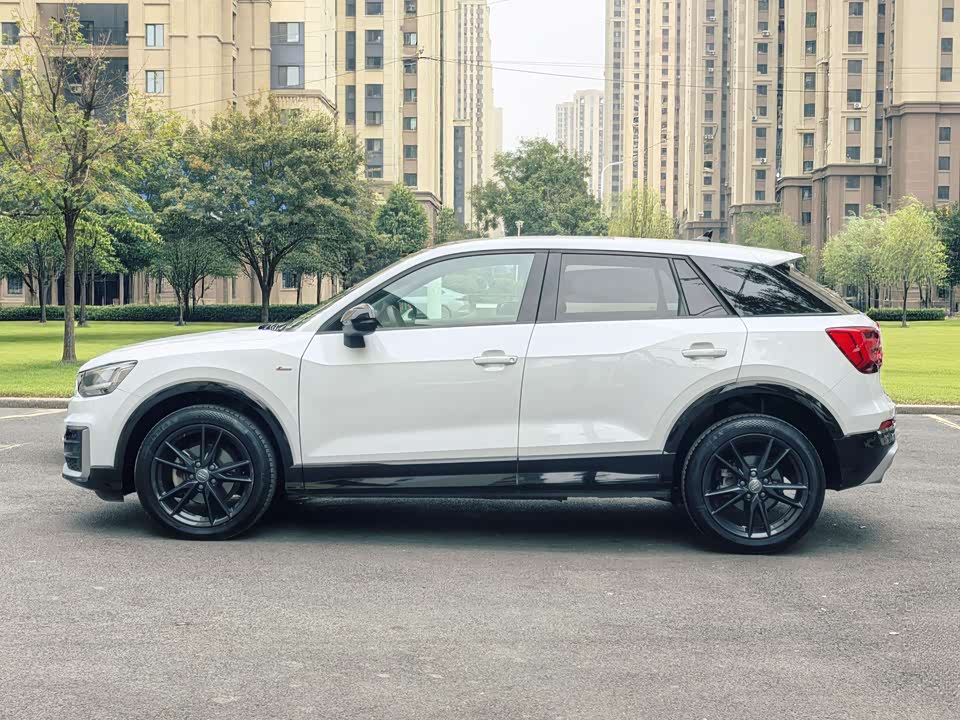 Audi Q2L