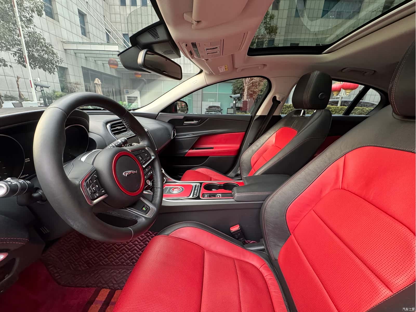 Jaguar XE, 2016 14