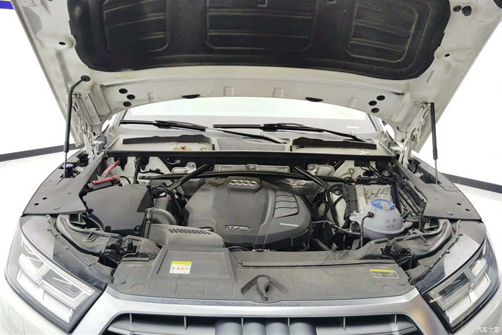 Audi Q5L, 2021 10