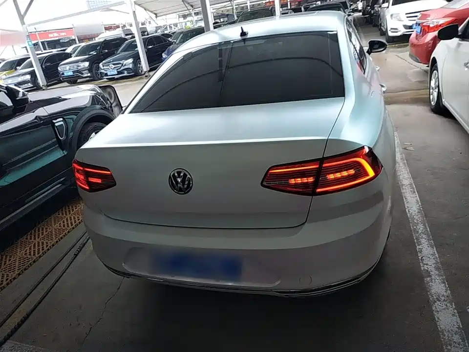 Volkswagen Magotan