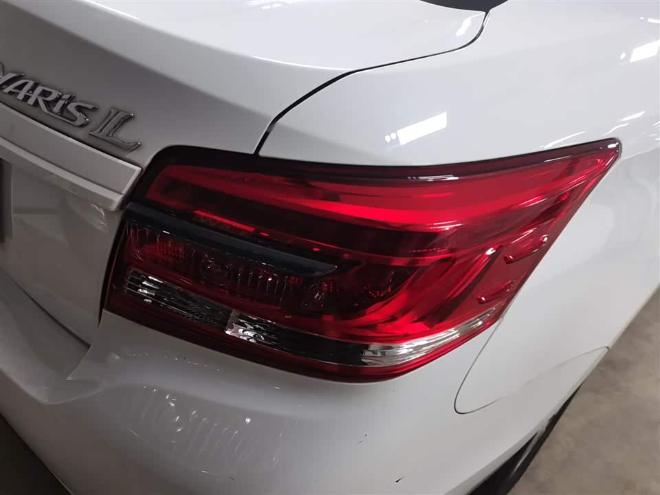 Toyota YARiS L to enjoy