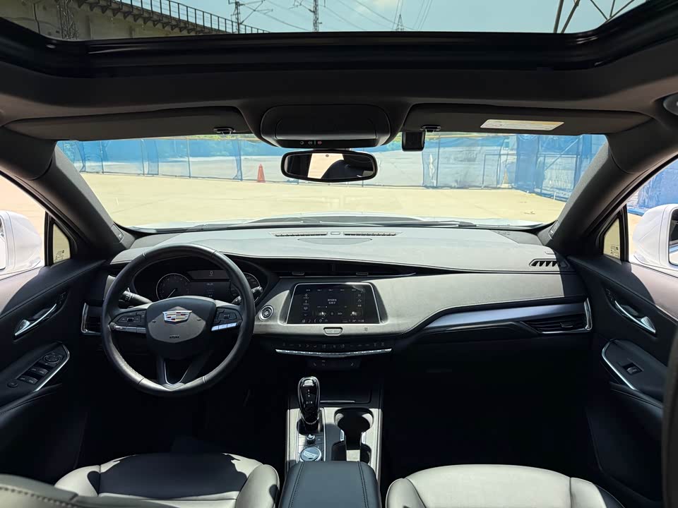 Cadillac XT4
