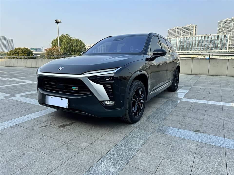 NIO ES8