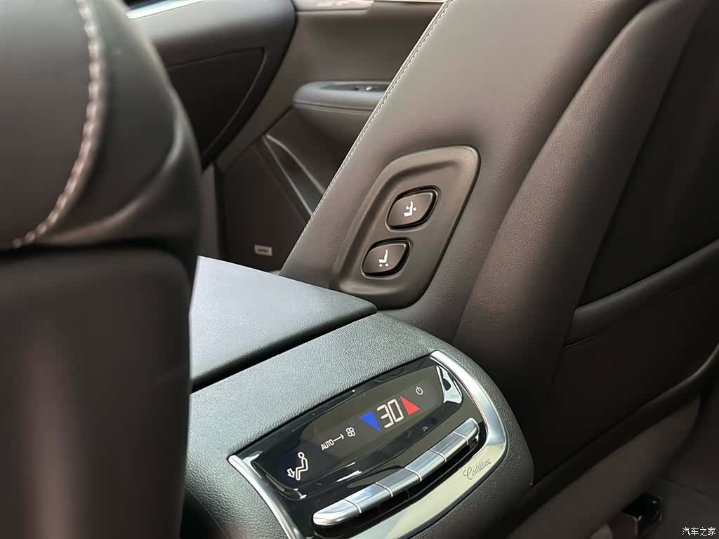 Cadillac XT6, 2025 18