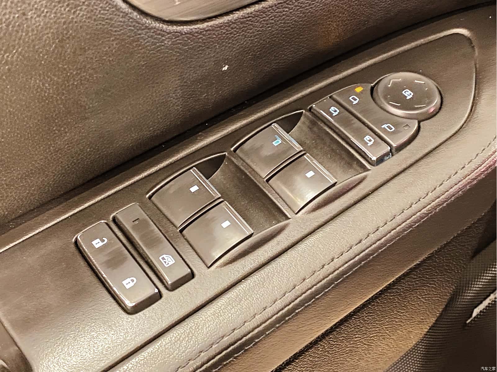 Hummer H2, 2010 13