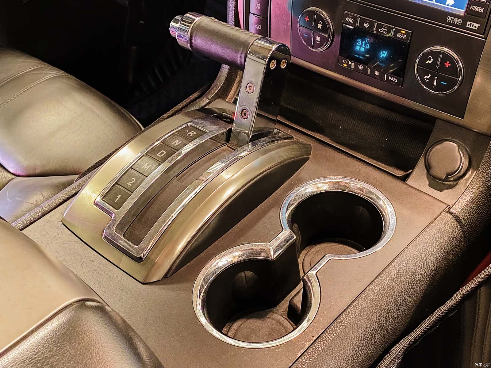 Hummer H2, 2010 25