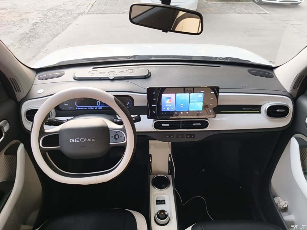 Geely Panda, 2025 10