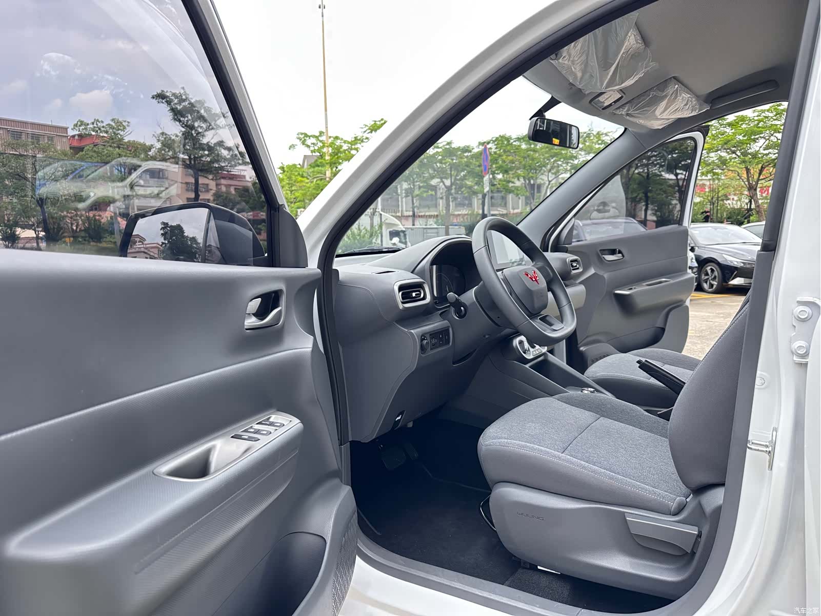 Wuling Hongguang, 2025 8