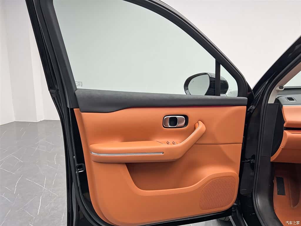 Leapmotor C16, 2025 13