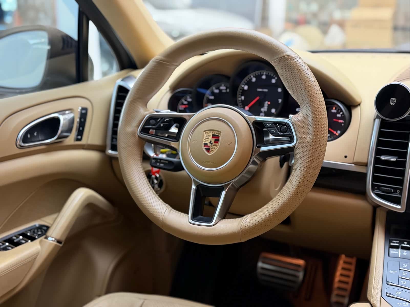 Porsche Cayenne, 2015 11