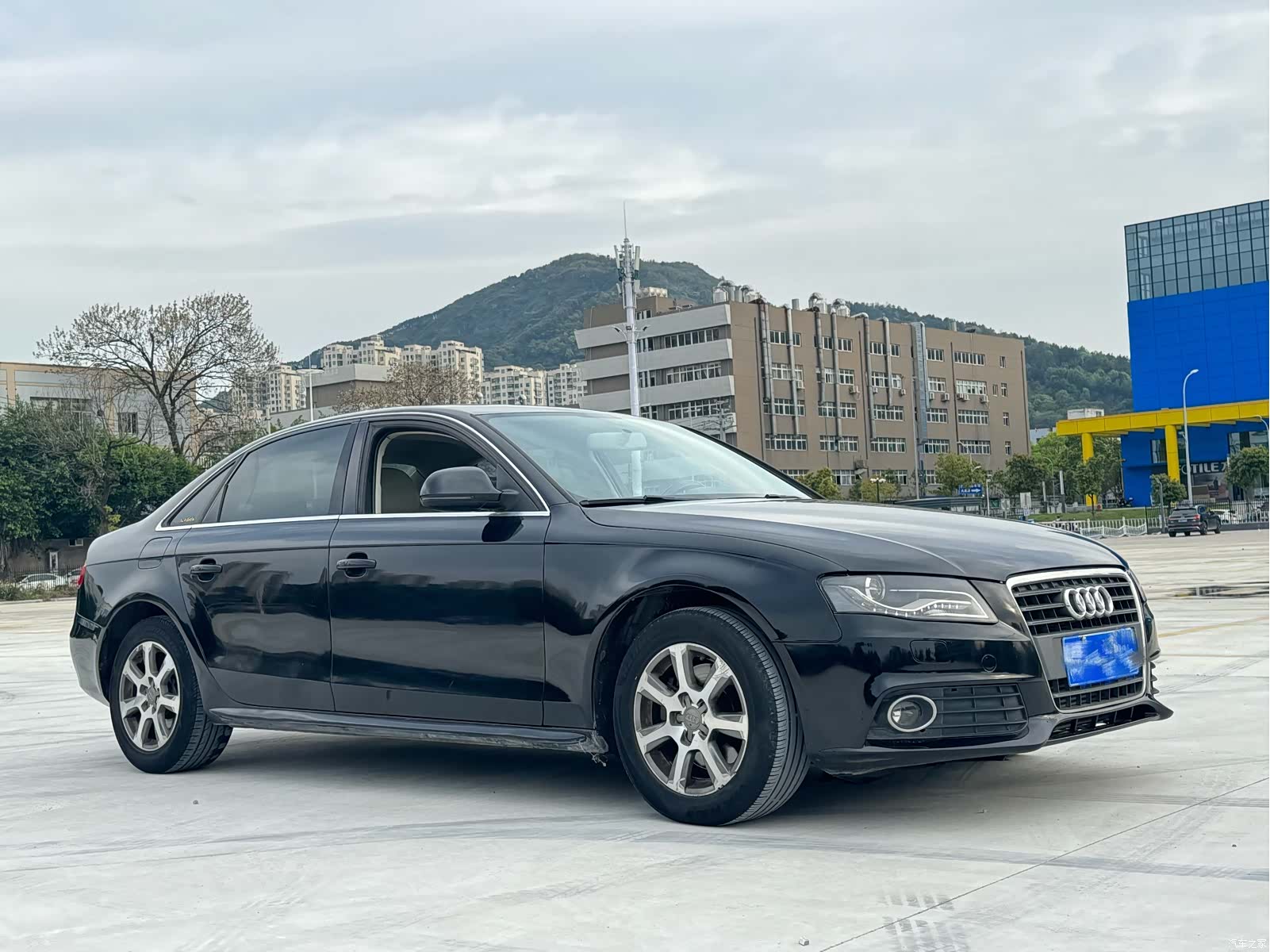 Audi A4L, 2011 3