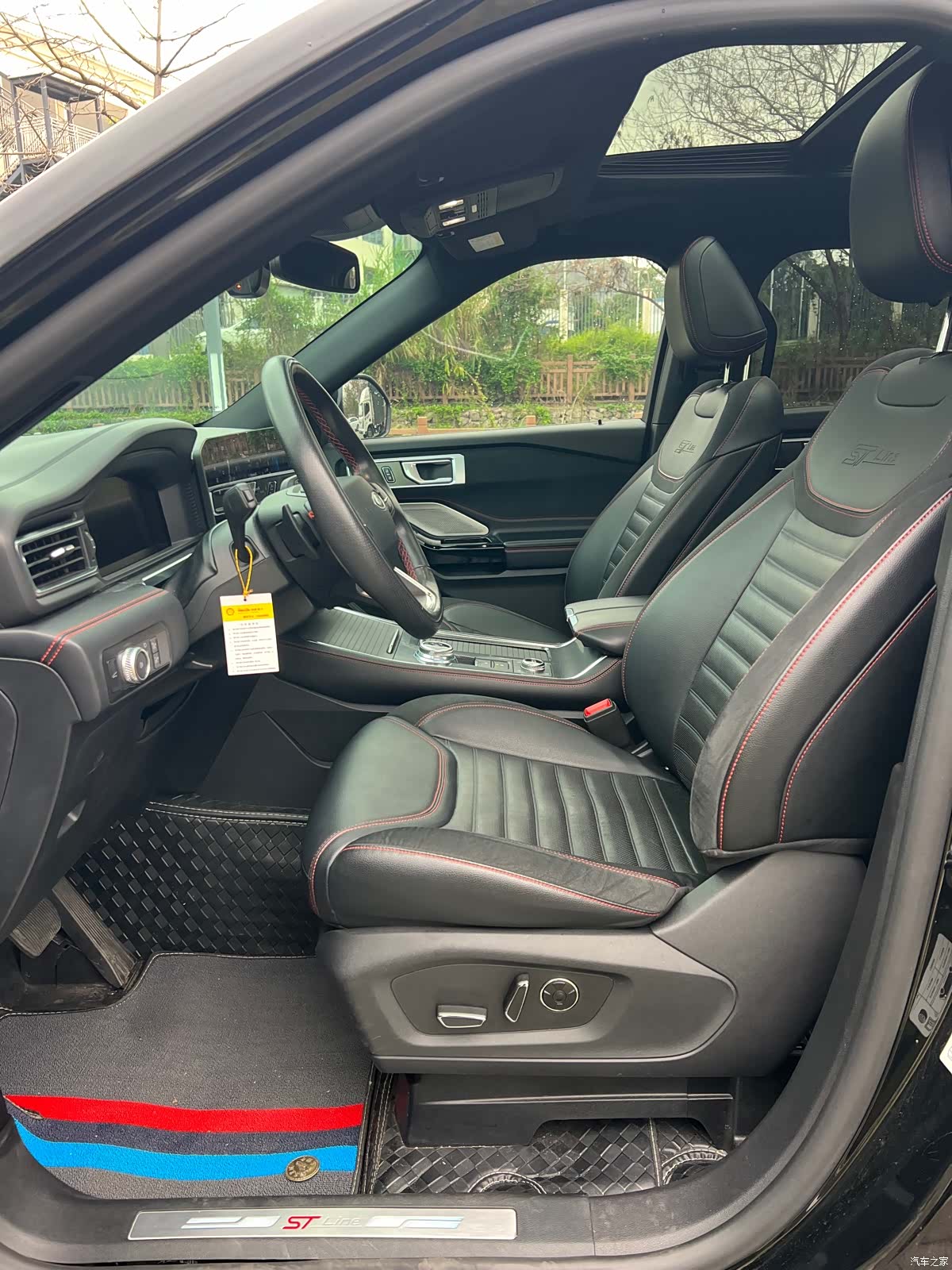 Ford Explorer, 2022 9