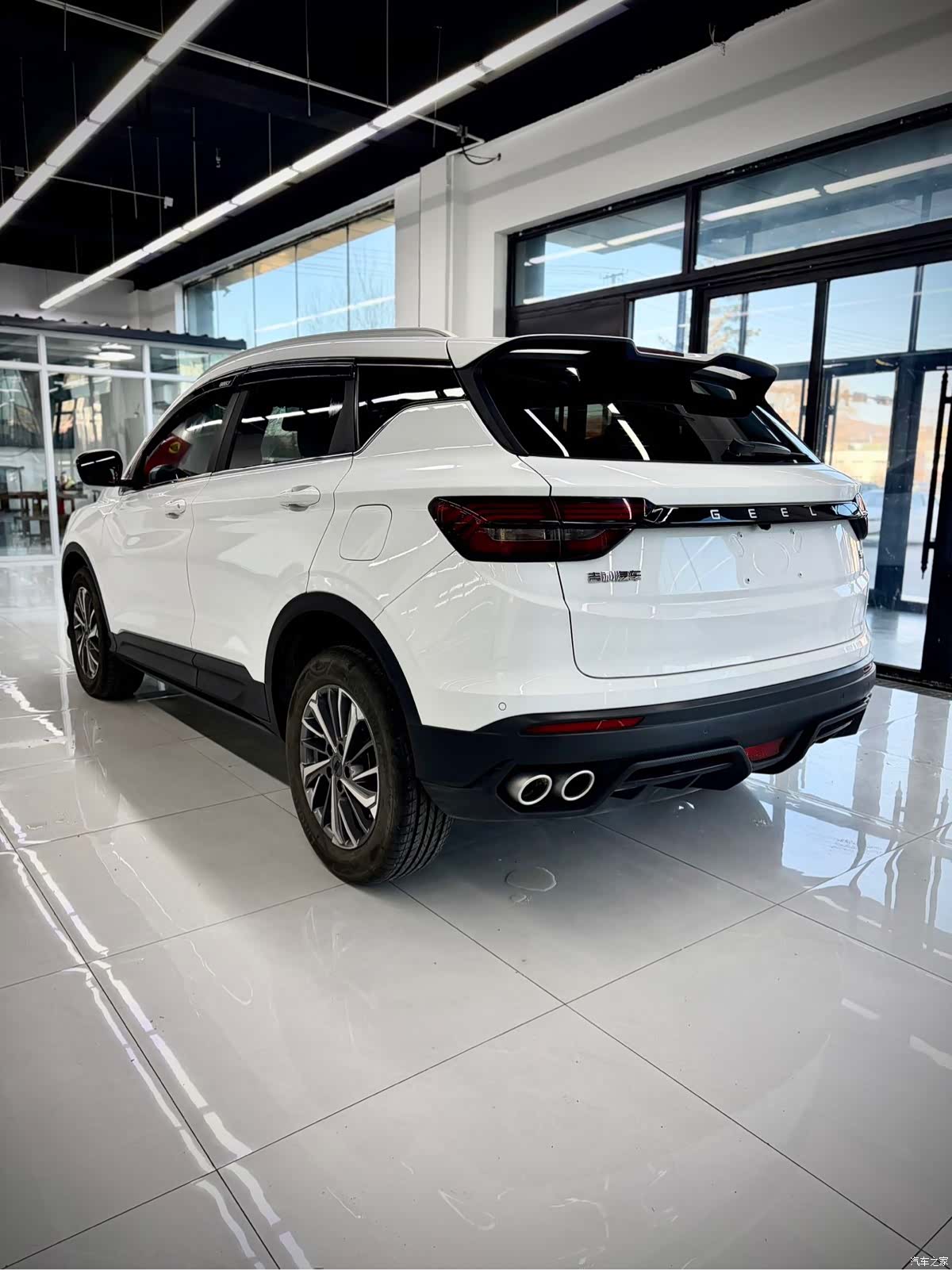 Geely Coolray, 2022 4