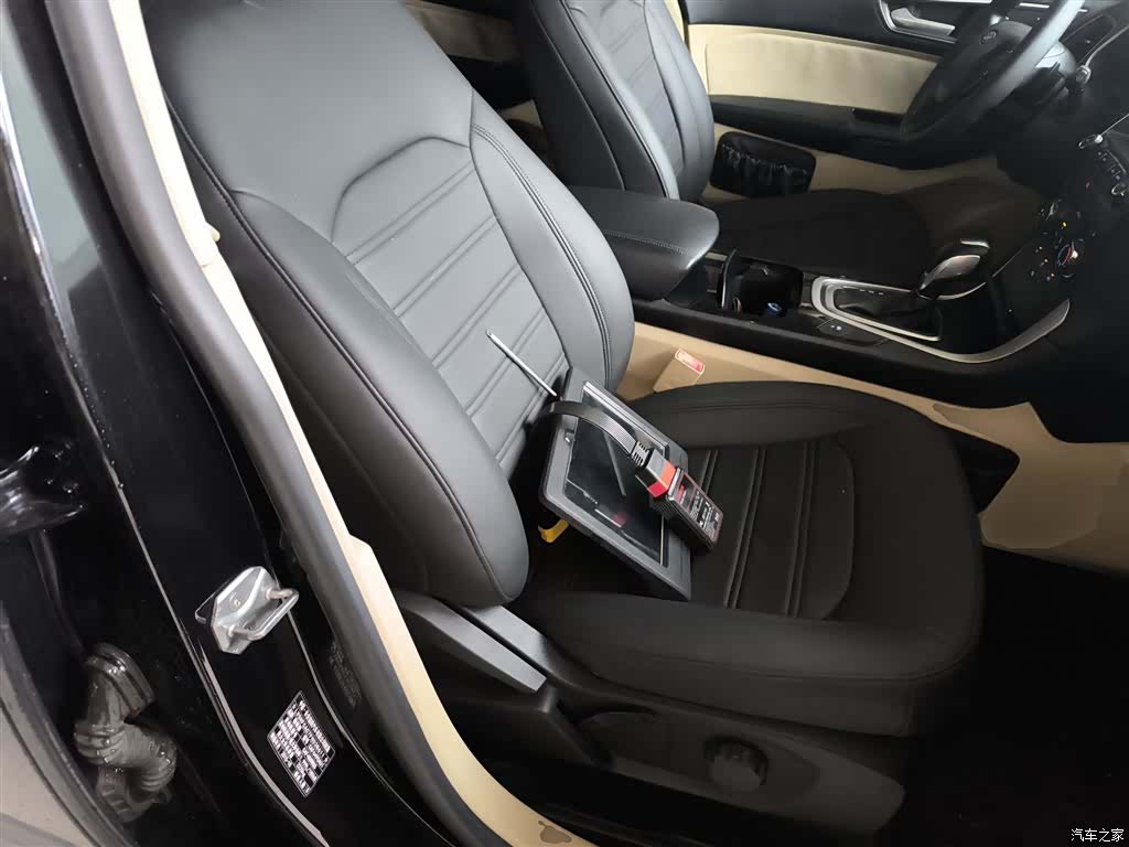 Ford Edge, 2015 25