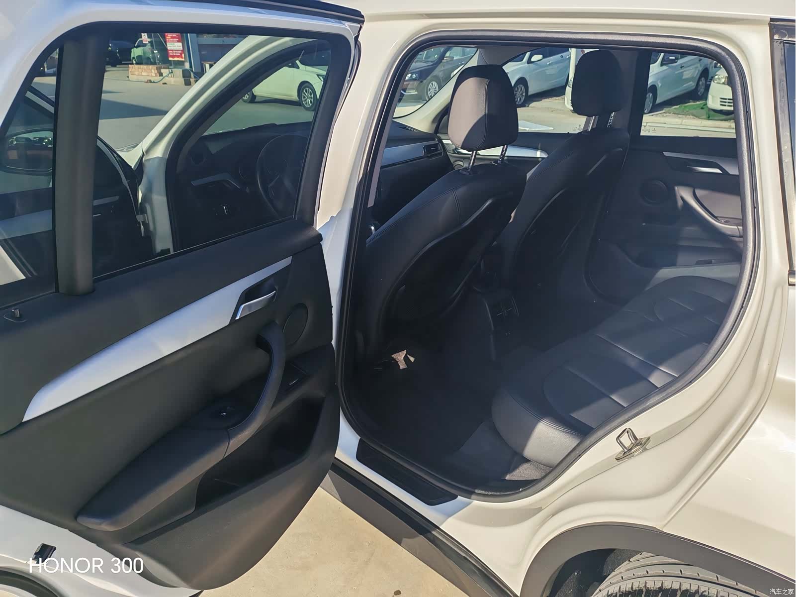 BMW X1, 2019 все фото