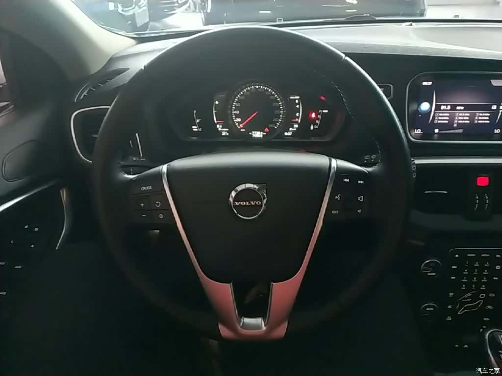 Volvo V40, 2018 11
