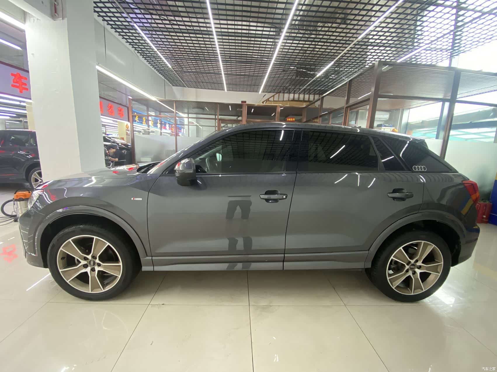 Audi Q2L, 2022 все фото