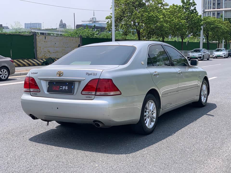 Toyota crown