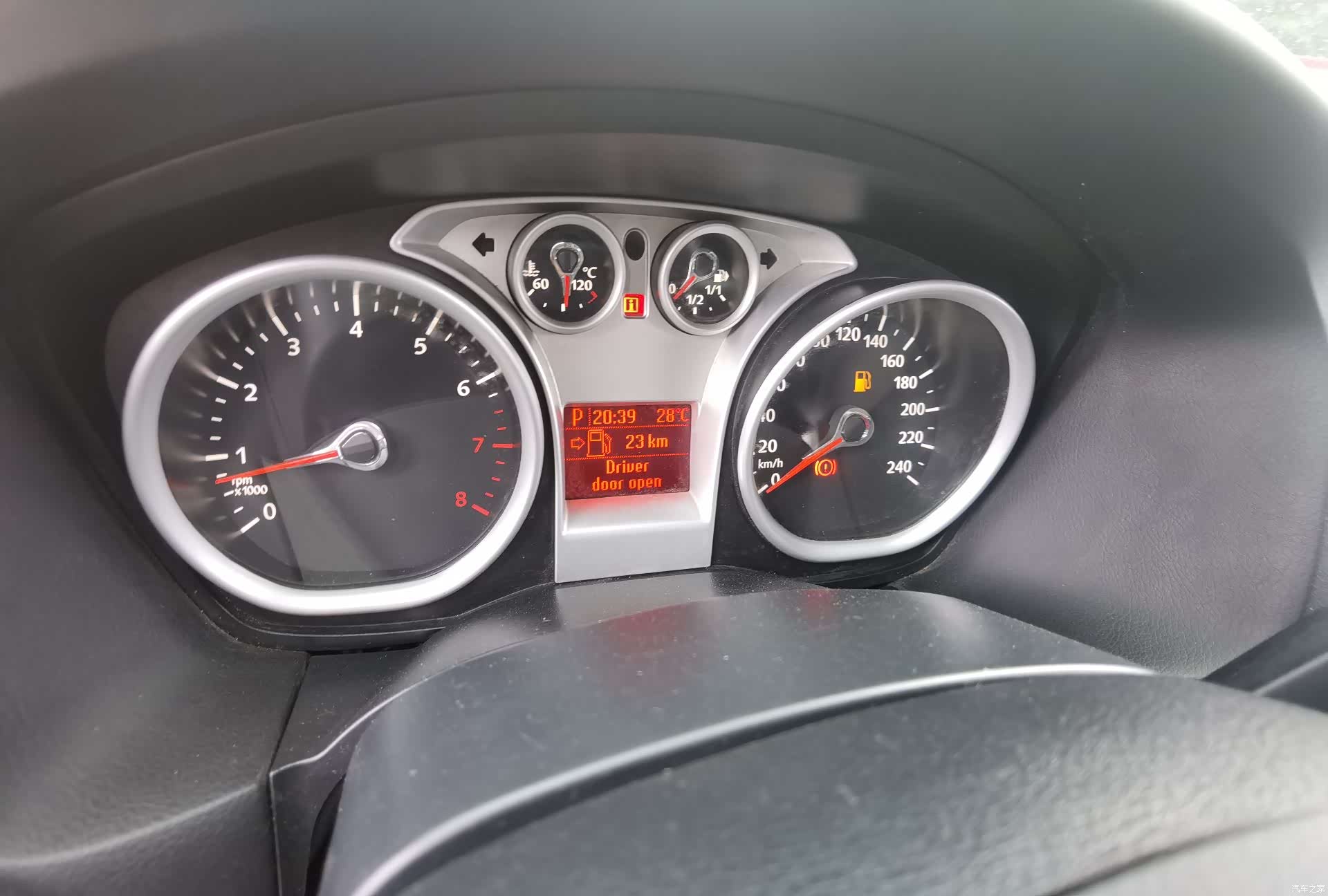 Ford Focus, 2014 20