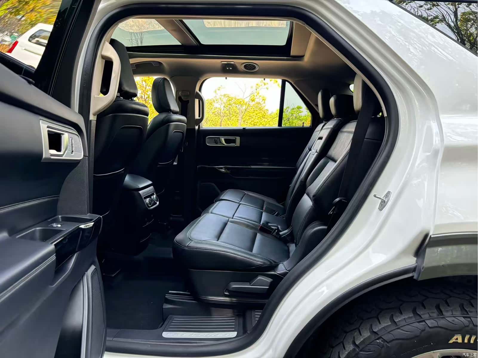 Ford Explorer, 2022 8