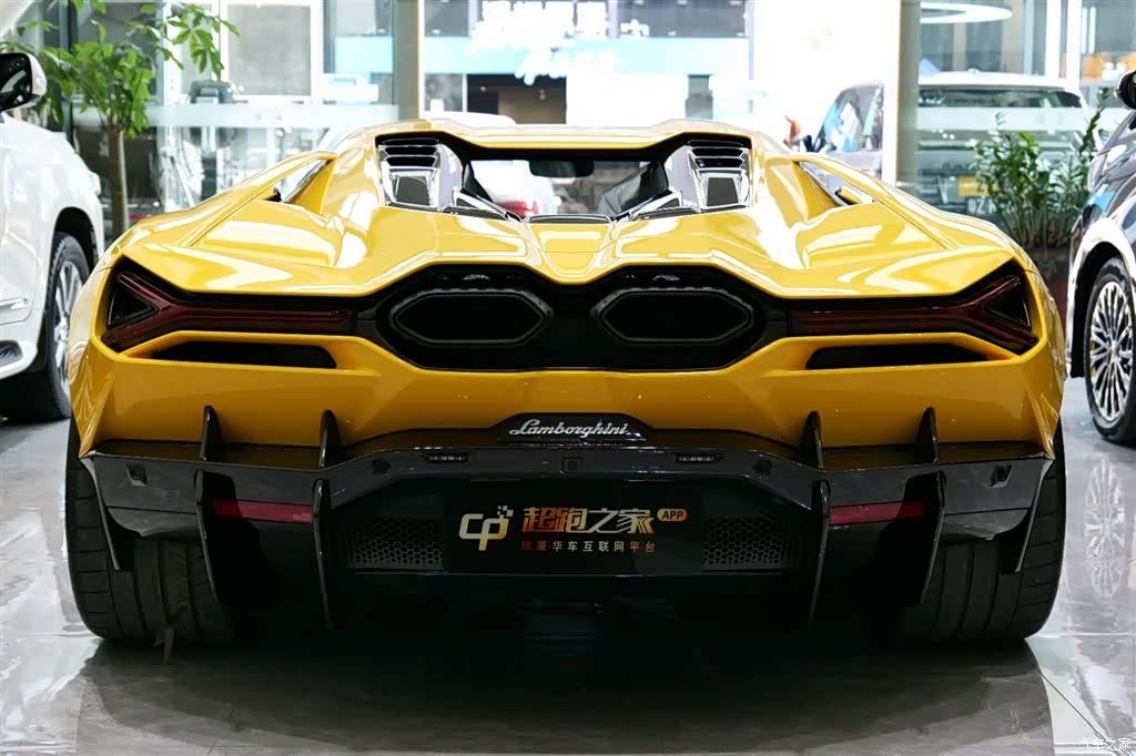 Lamborghini Revuelto, 2025 4