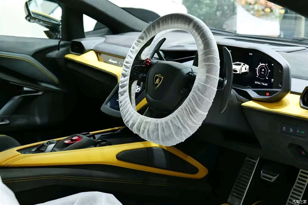 Lamborghini Revuelto, 2025 14