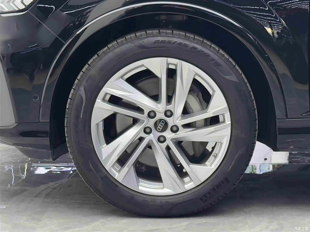 Audi Q7, 2024 4