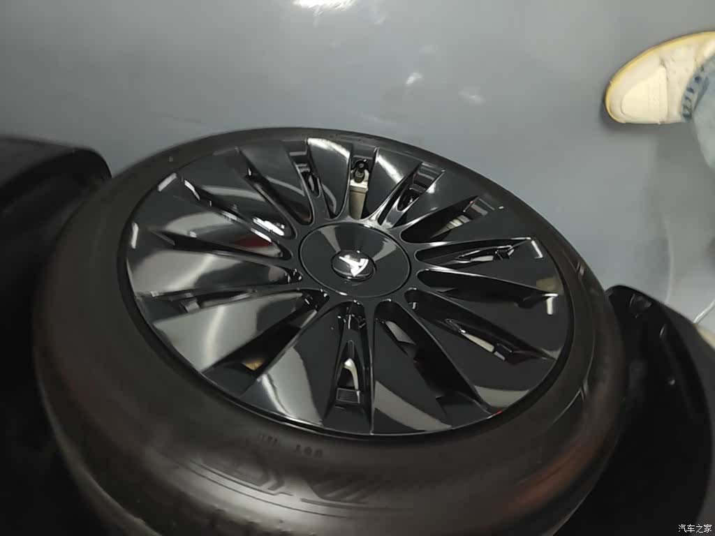 Tesla Model Y, 2023 23