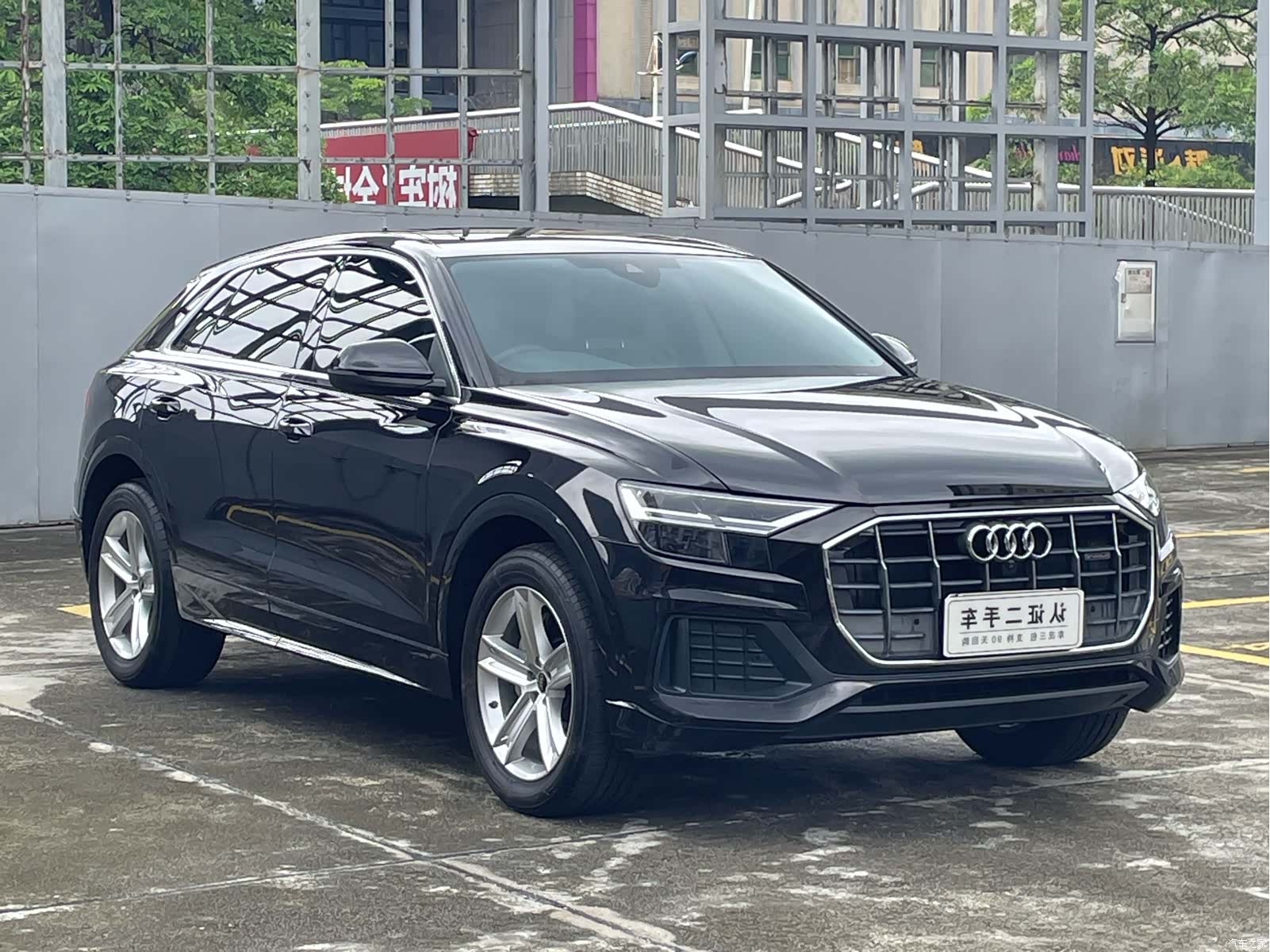 Audi Q8, 2021 3