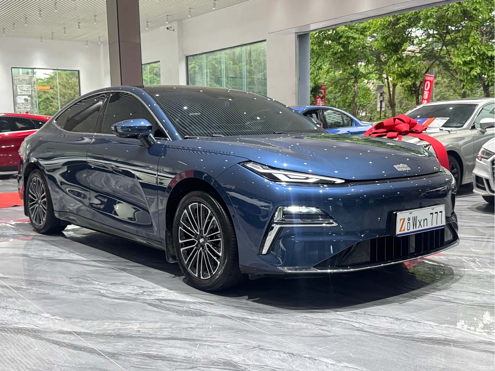 Geely 8, 2025 3