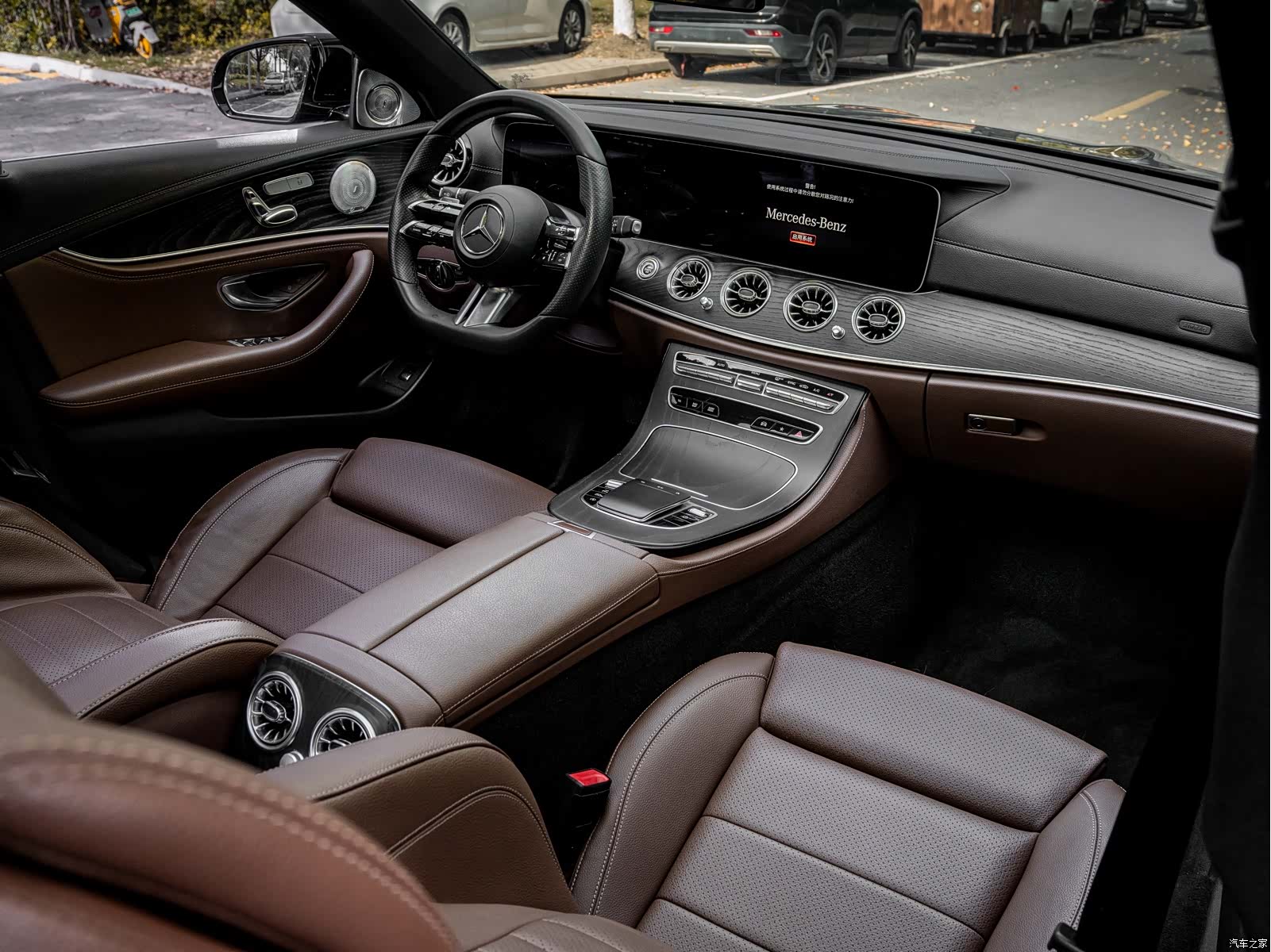 Mercedes-Benz E-Class, 2022 13