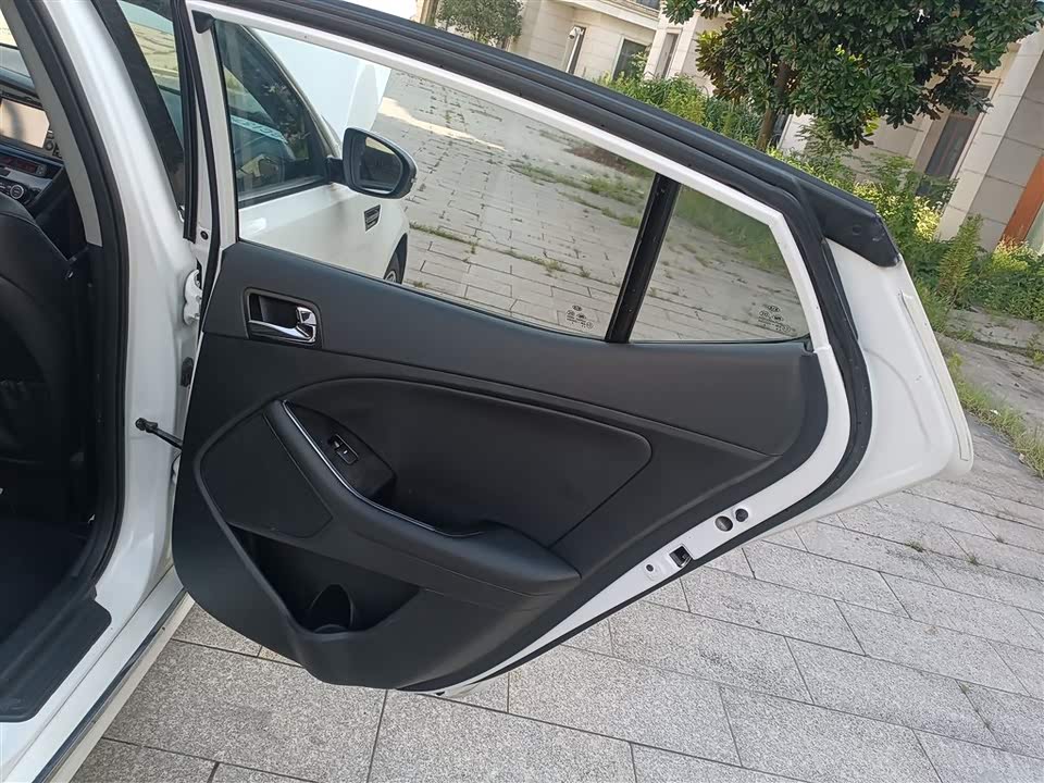 Kia K5 Kia K5