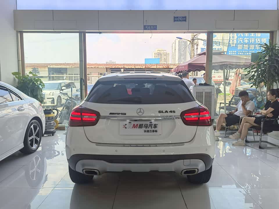 Mercedes-Benz GLA Mercedes-Benz GLA