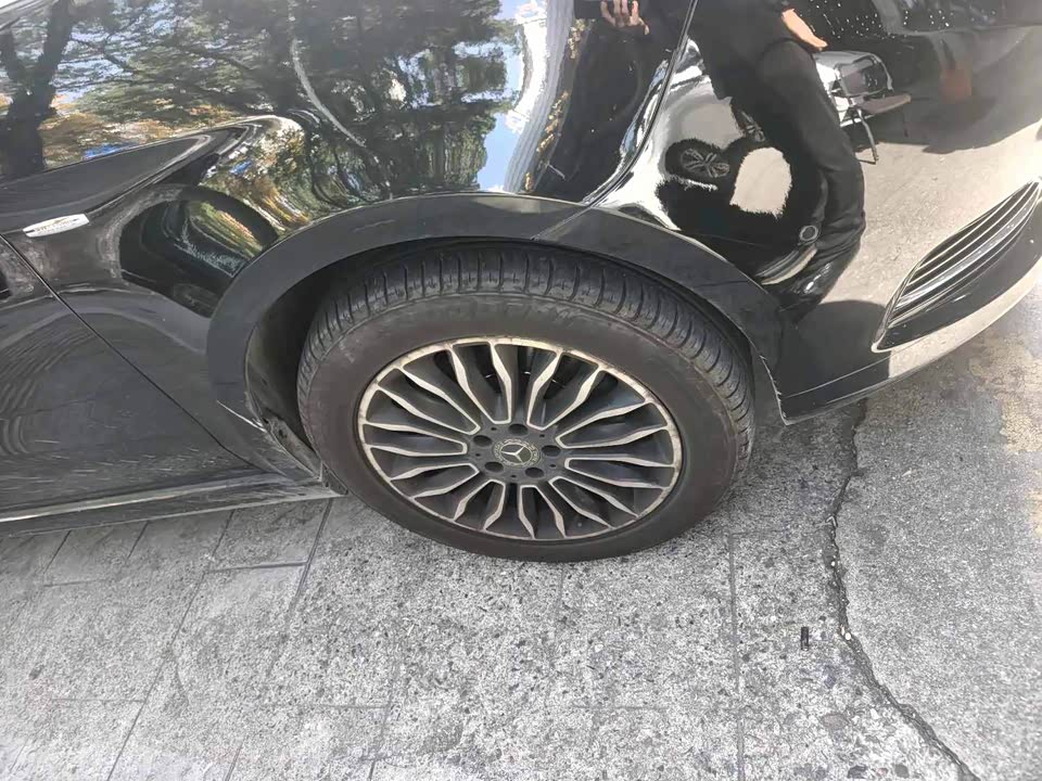 Mercedes-Benz V-class