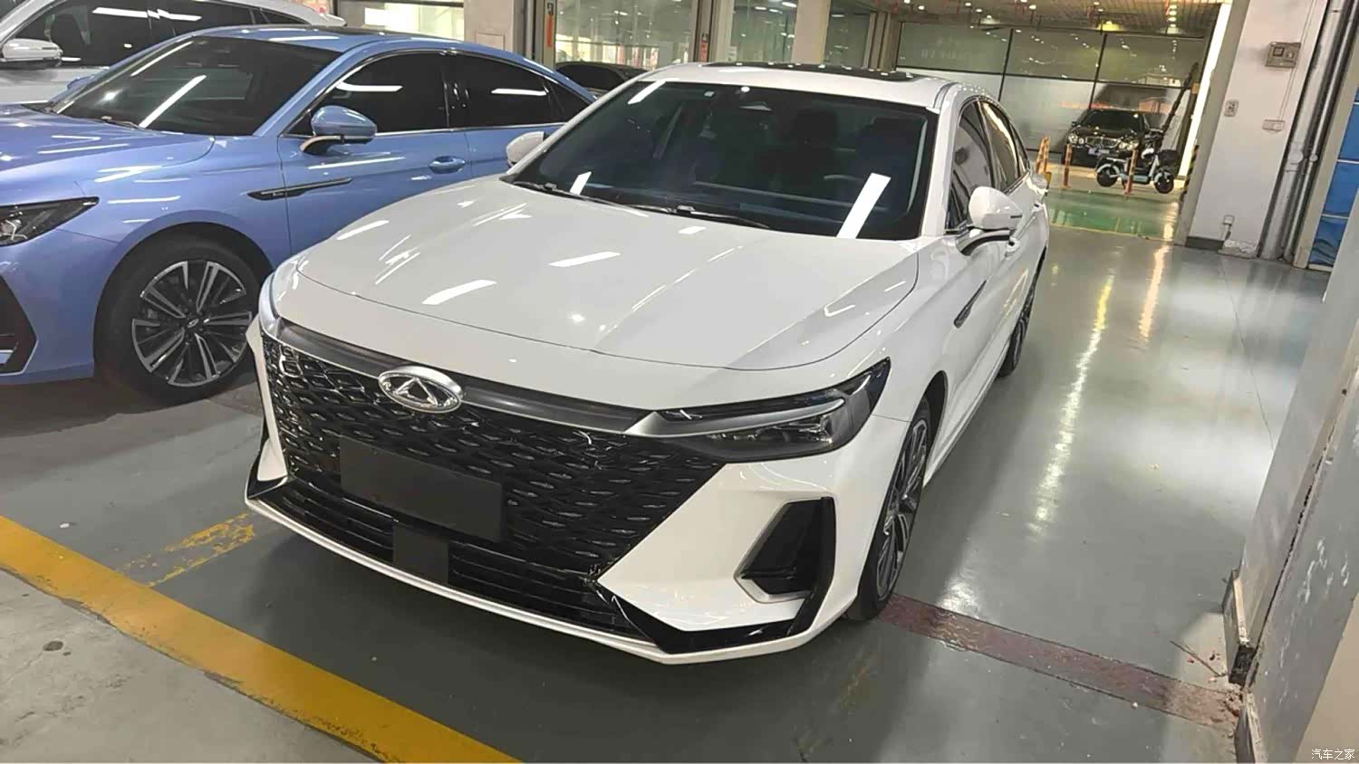 Chery Arrizo 8, 2022 3