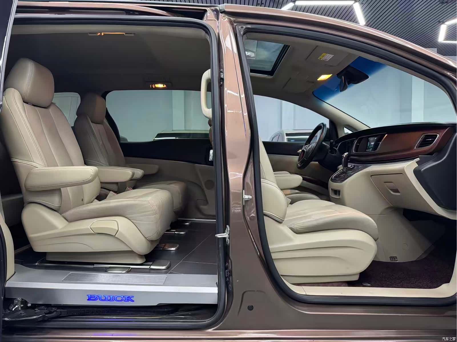 Buick GL8, 2020 10