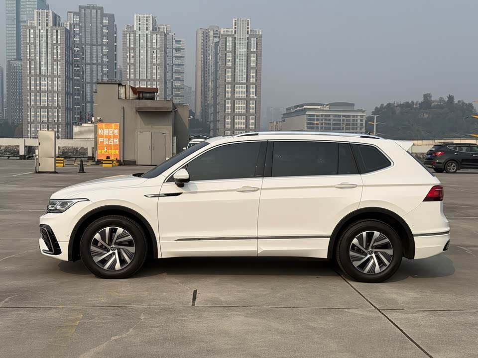 Volkswagen Tiguan L