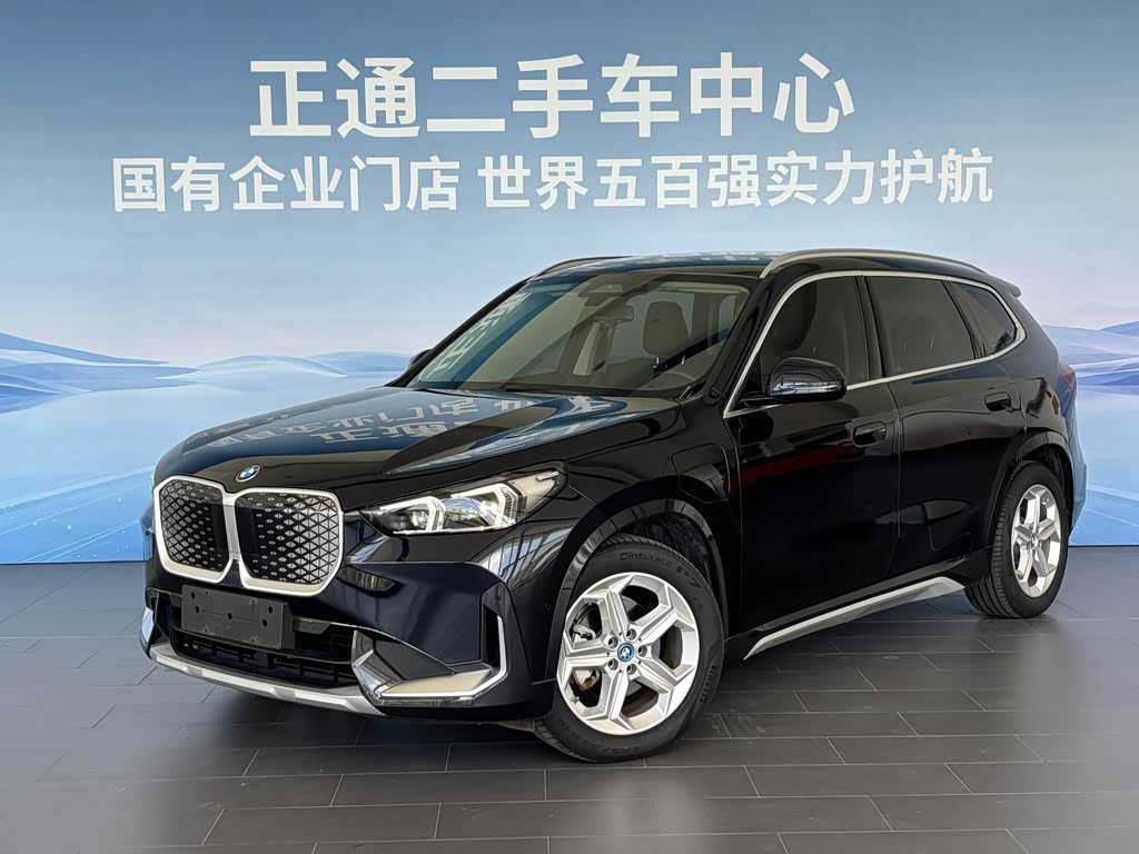 BMW iX1