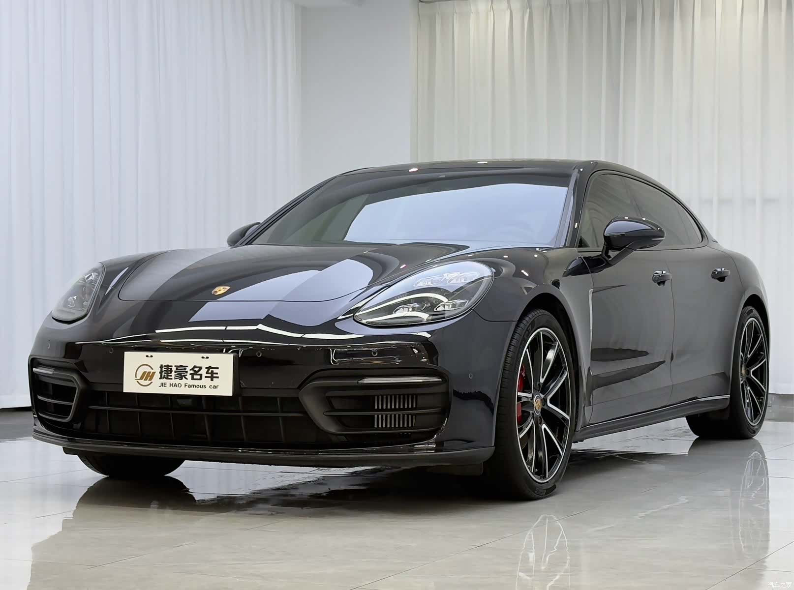 Porsche Panamera, 2022 1
