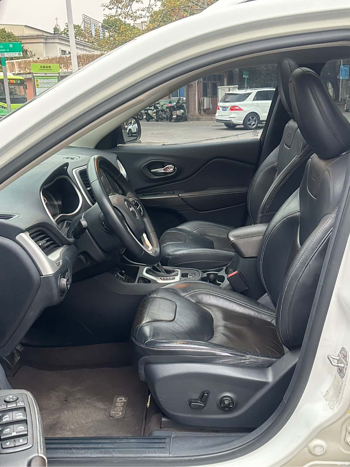 Jeep Cherokee, 2017 4