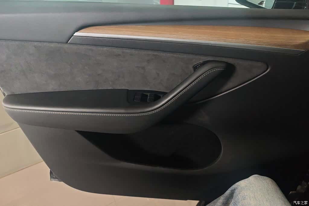 Tesla Model Y, 2021 7