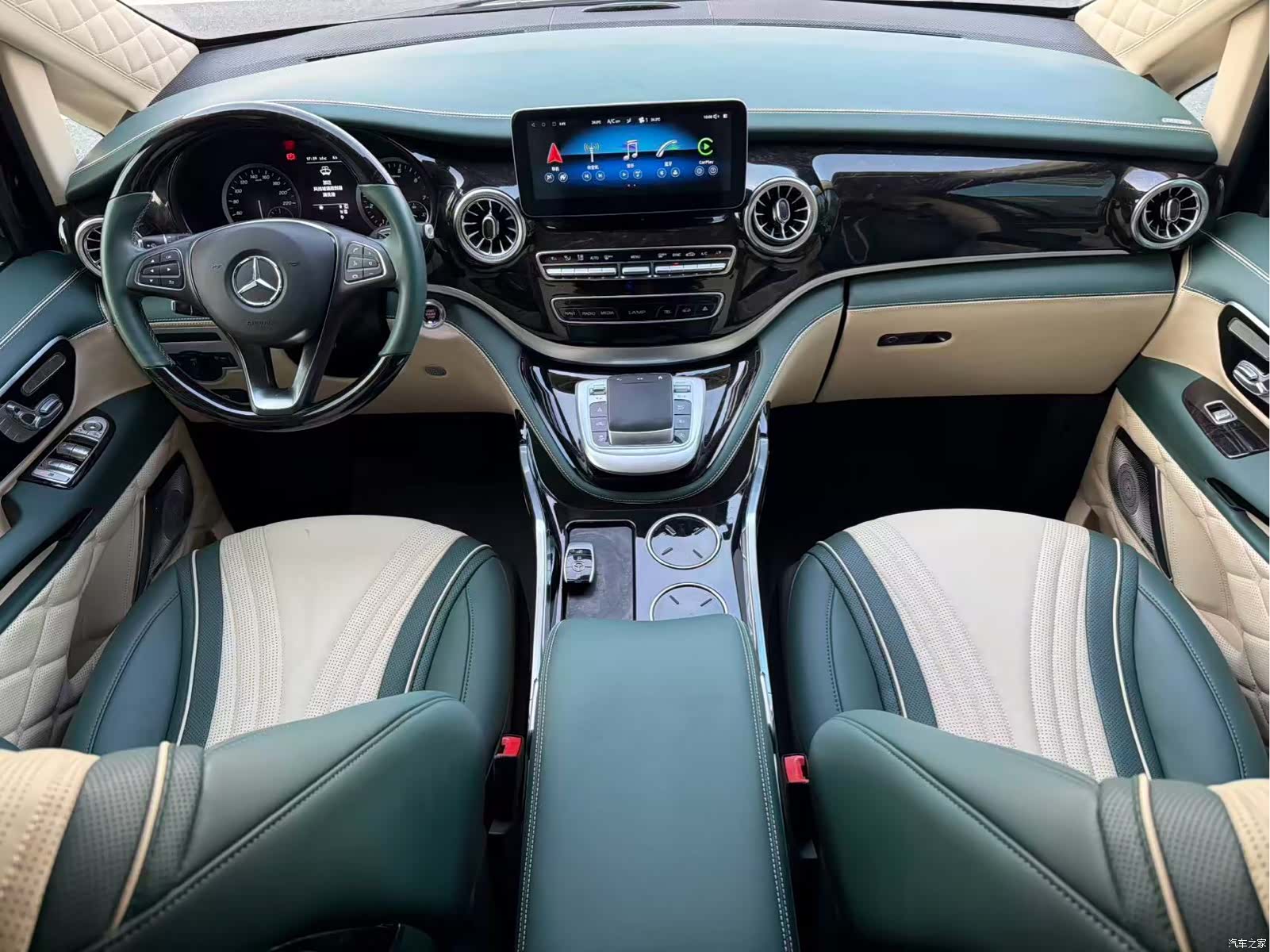 Mercedes-Benz 7, 2022 10