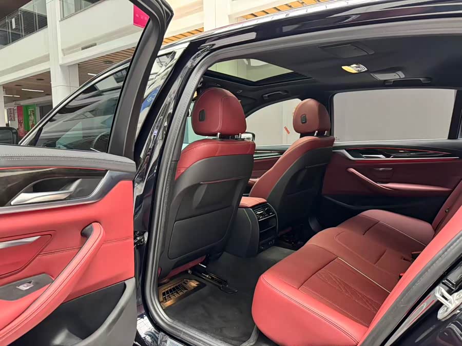 BMW 5 Series 2023, фото 12