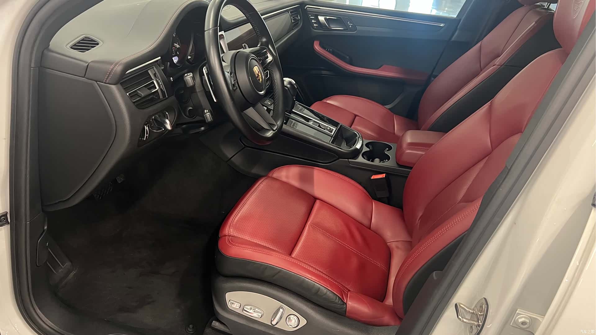 Porsche Macan, 2023 10