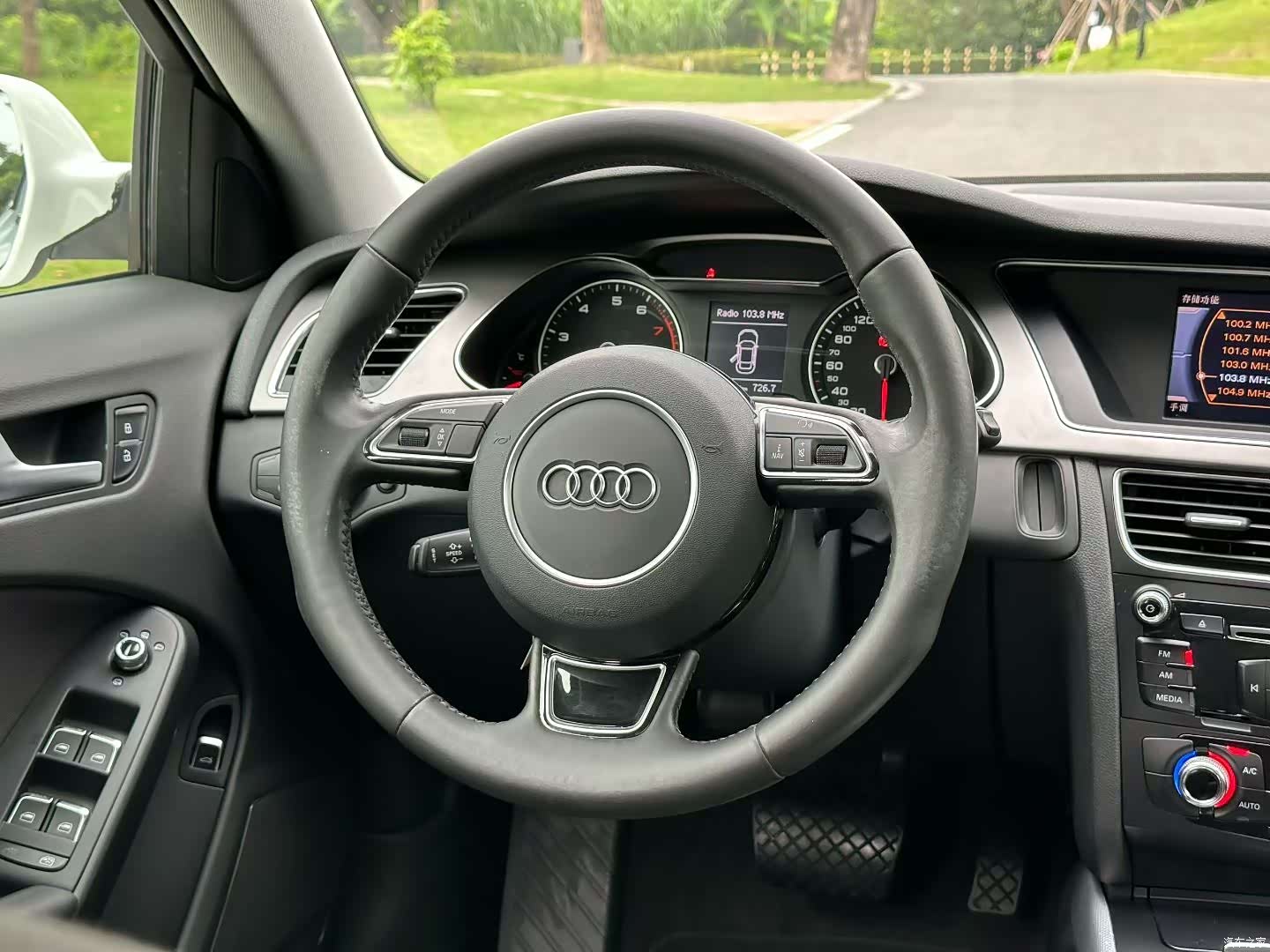 Audi A4L, 2015 4